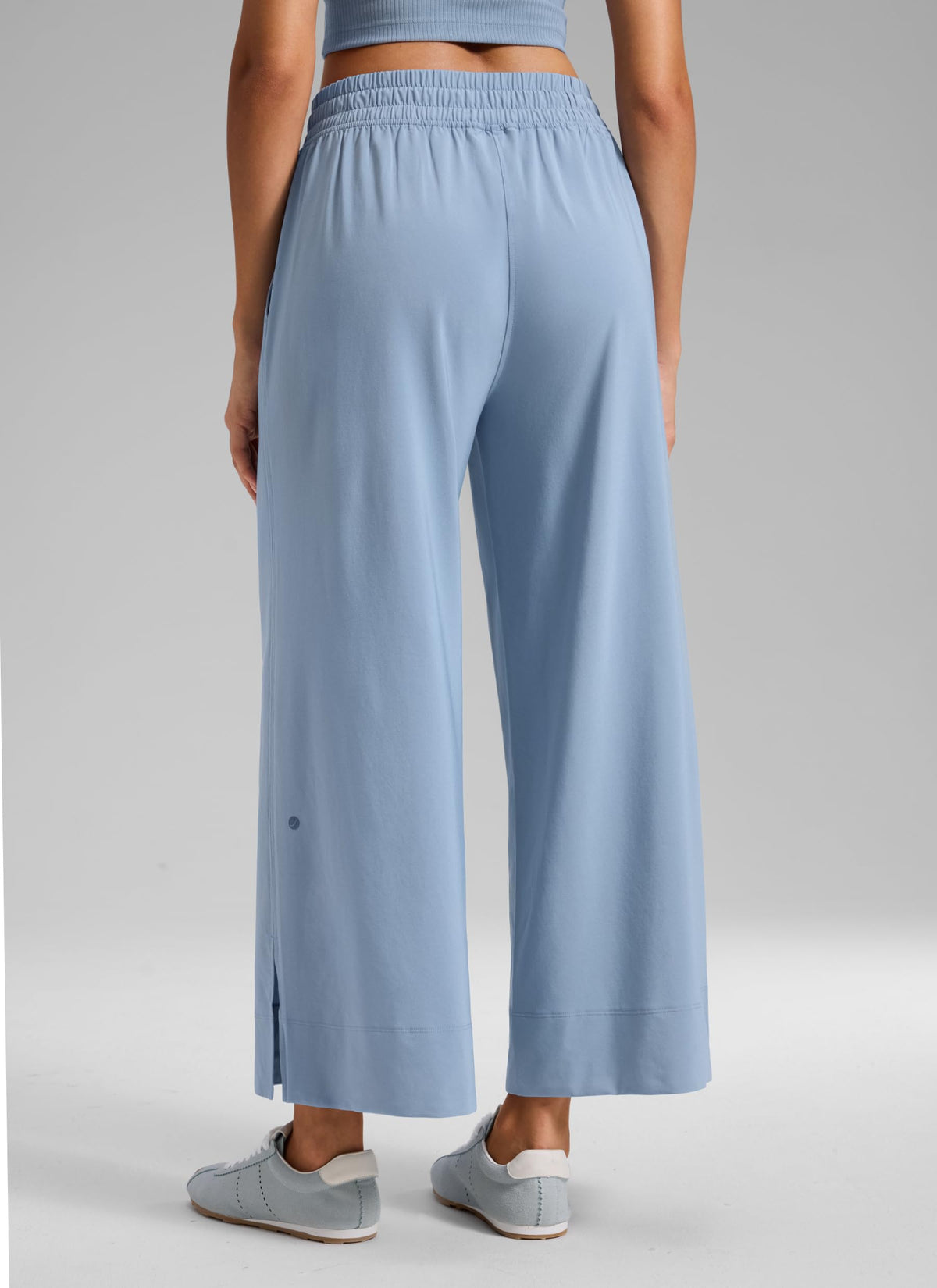 Women's Crz Yoga Lightweight Wide-Leg Crop Pants 25" The - Size Large