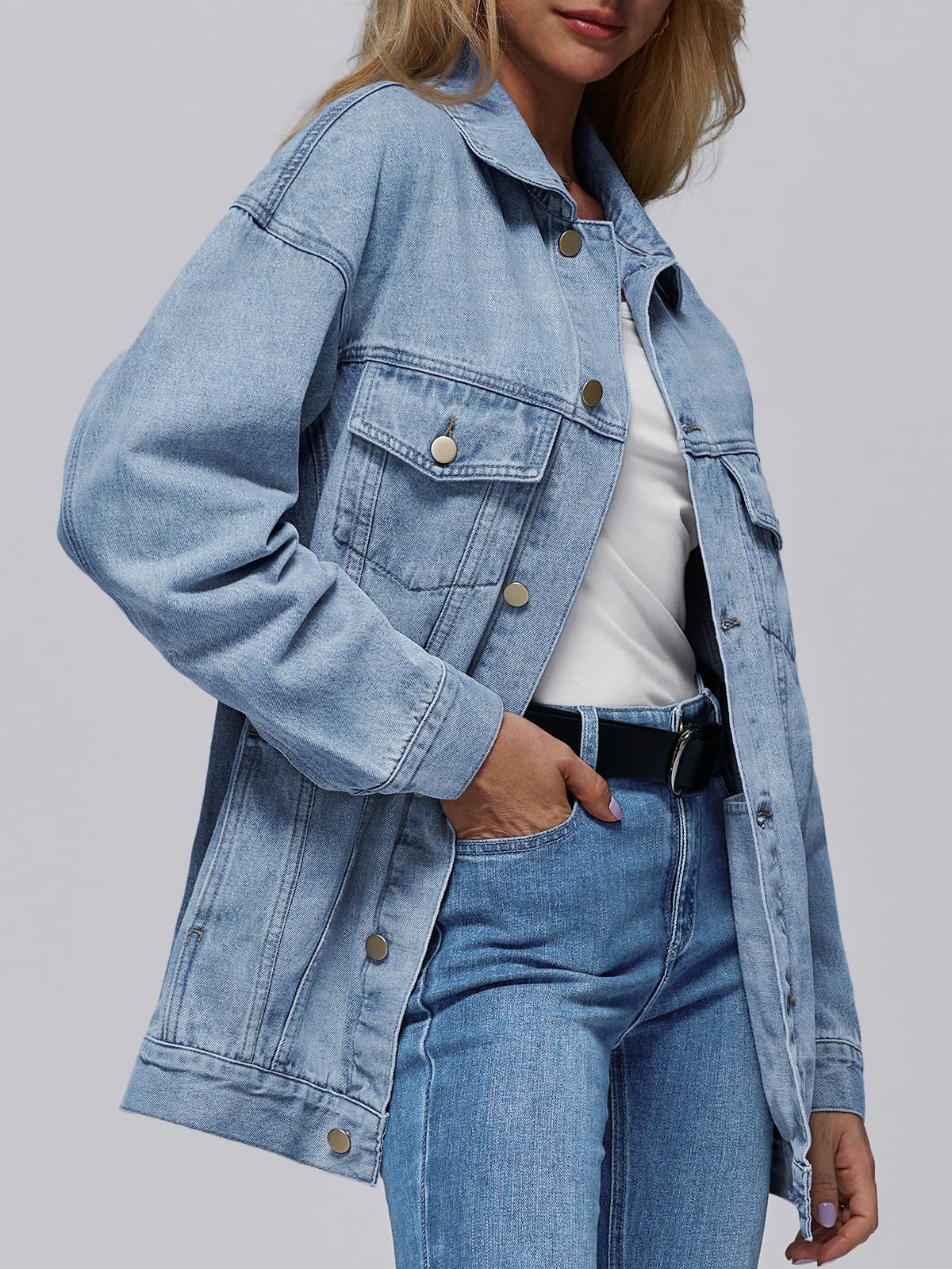 Automet Women's Button Down Oversized Jeans Jacket With Pockets - Light Blue