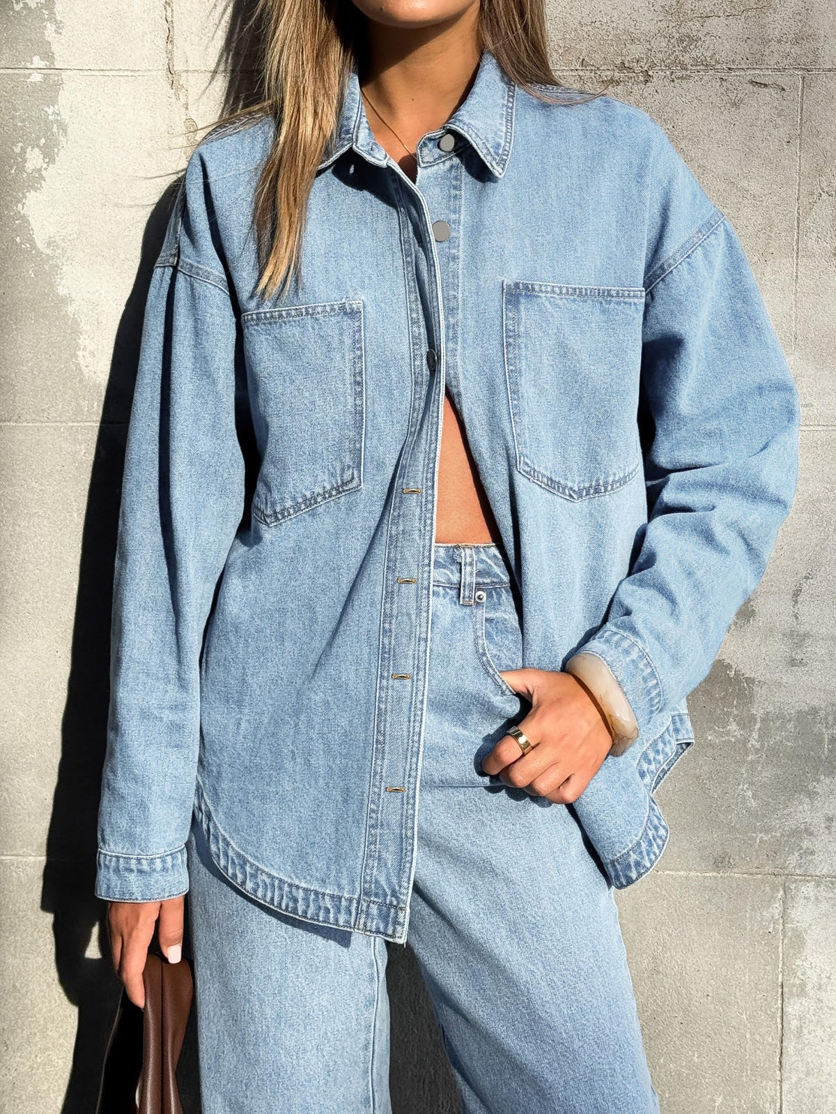 Emmiol Women Denim Shirts Oversized Long Sleeve Button Down Blouse Distresse Jean Jacket Fall Outfits 2026 Blue,m